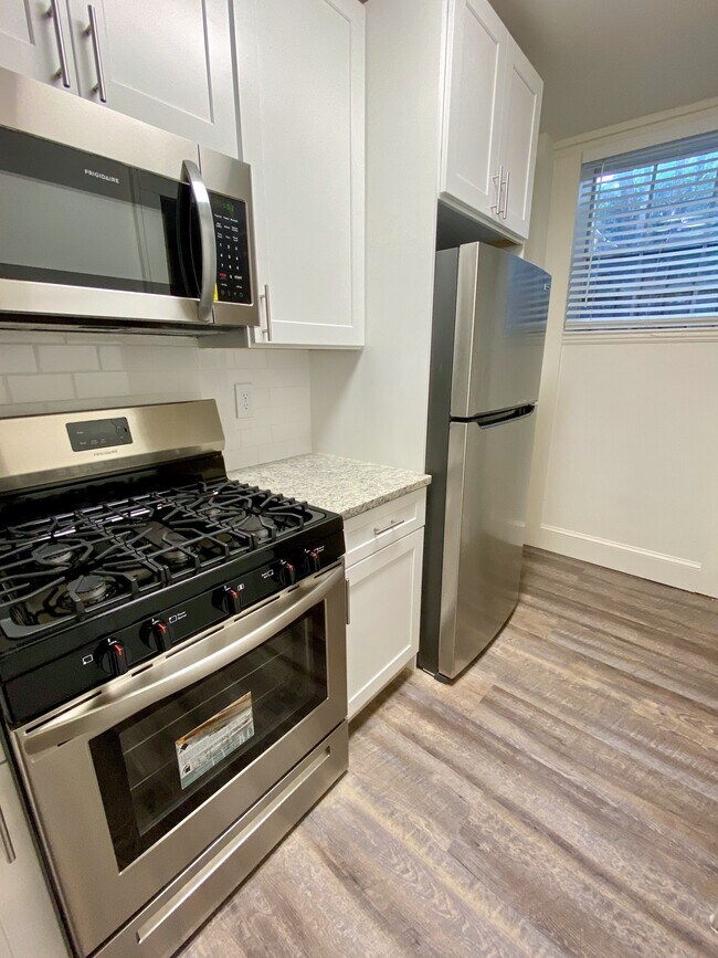 Building Photo - 430 Ponce