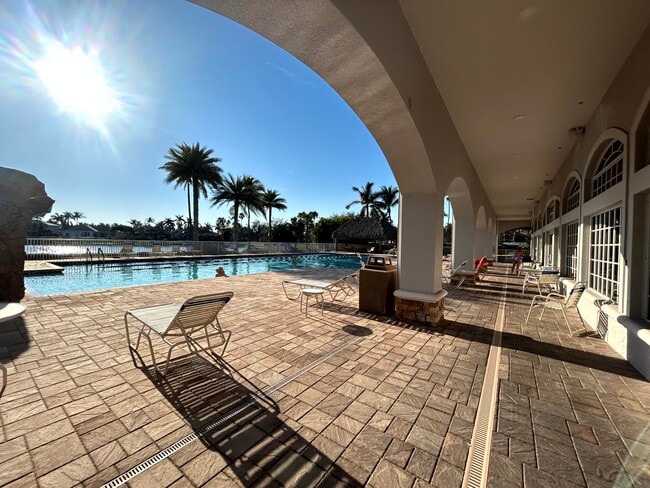 Building Photo - 7871 Lake Sawgrass Loop