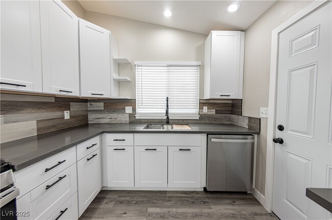 Building Photo - 517 Crony Ave