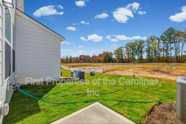 Building Photo - 238 Tiger Lily Dr