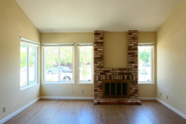 Building Photo - 33975 Frederick Ln