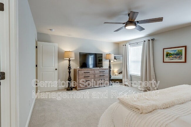 Building Photo - 1050 Nolencrest Dr