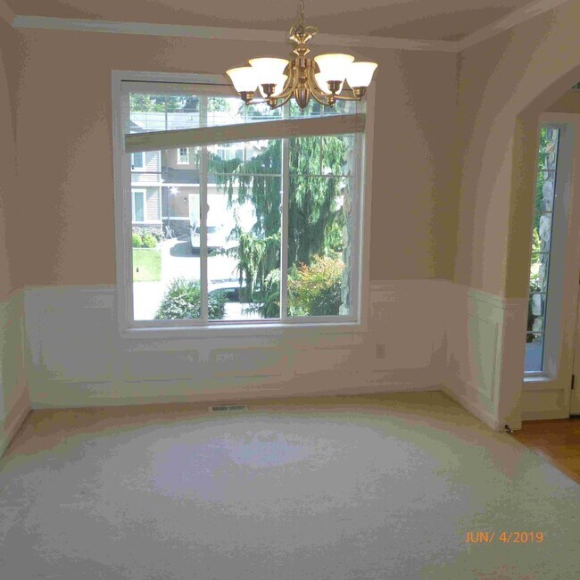 Building Photo - Beautiful 4 Bed 3 Bath with Bonus Room Home in Convenient Location in Lynnwood.