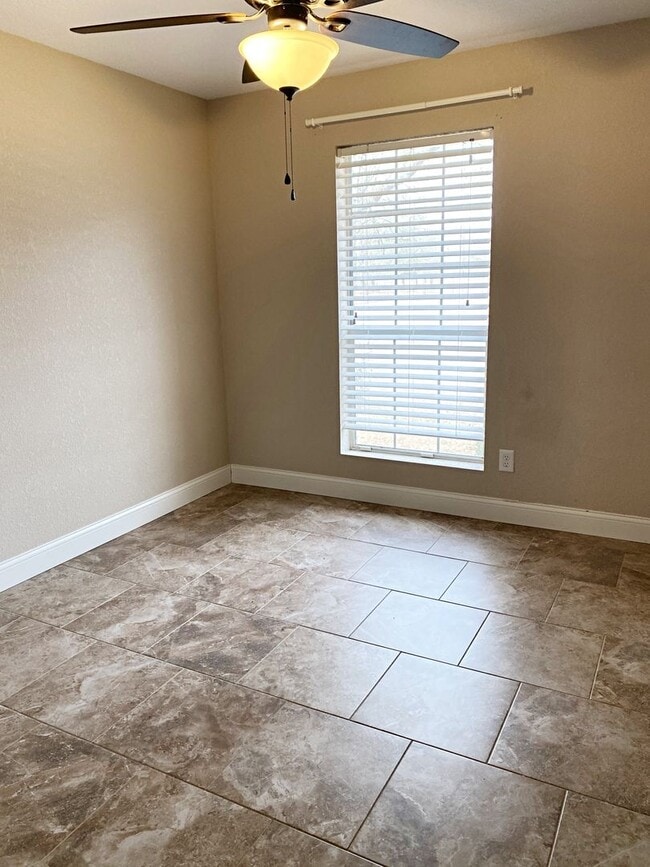 Building Photo - 1808 Erin Dr