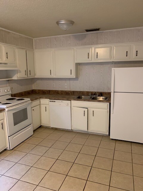 Building Photo - 18 S Catherine St