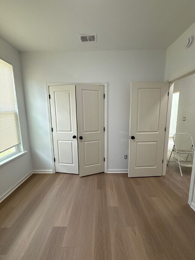 Building Photo - Fully Renovated Spacious 3BR in South Memphis – Section 8 Welcome