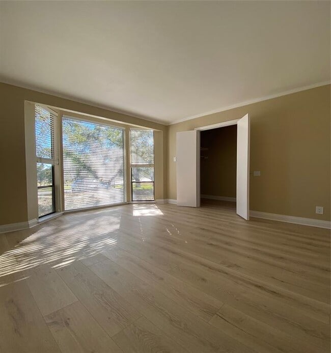 Building Photo - 101 World of Tennis Sq