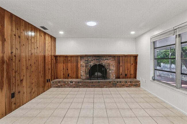 Building Photo - 3100 N Canal Dr