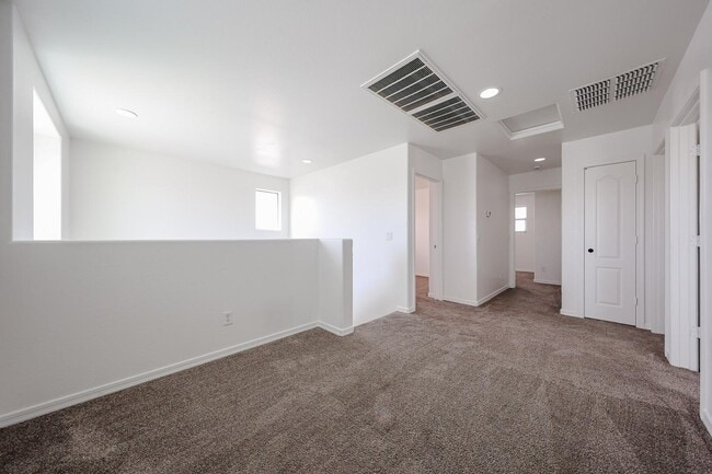 Building Photo - 41298 W Park Hill Dr