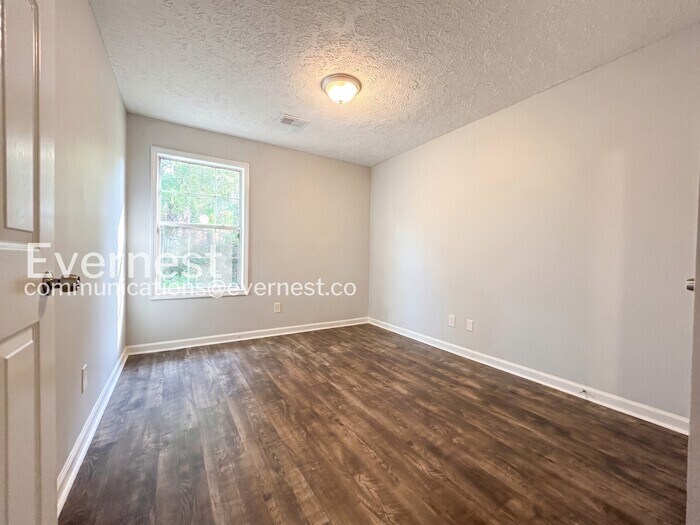 Building Photo - 1336 Yorkshire Ln