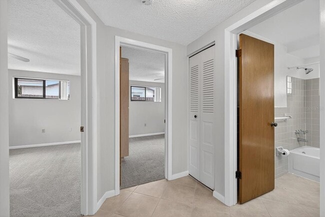 Building Photo - 7725 Summertree Ln