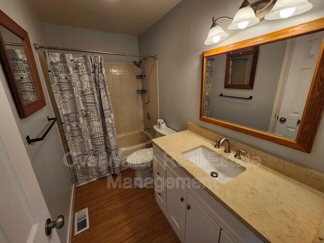 Building Photo - 3228 Aquarius Cir