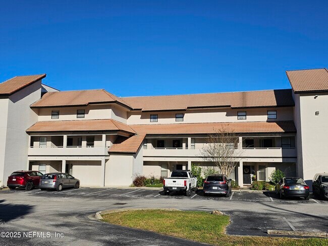 Primary Photo - 1307 River Hills Cir E