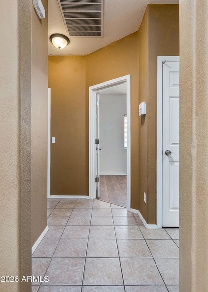 Building Photo - 11851 W Washington St