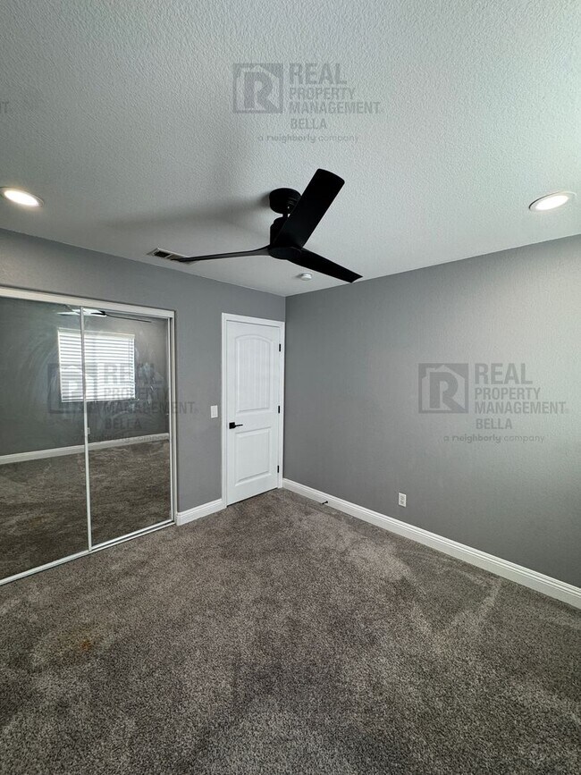 Building Photo - 23694 Canyon Heights Dr