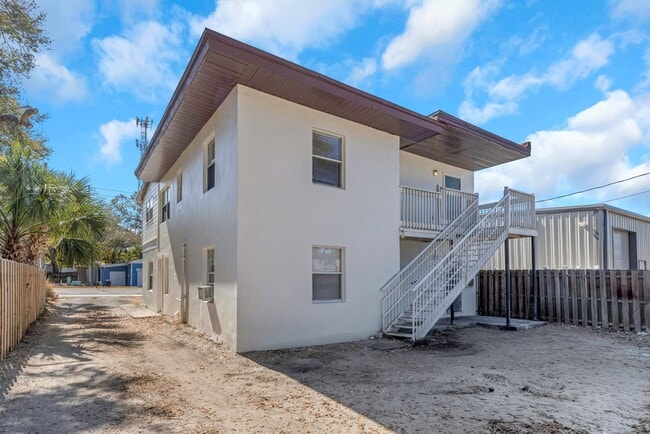 Building Photo - 416 Skinner Blvd