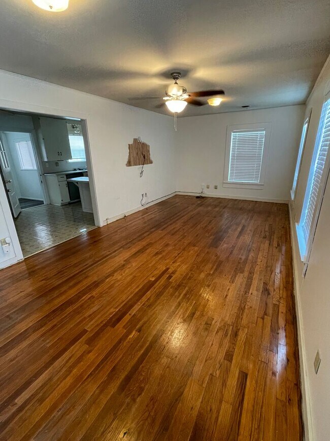 2 Houses! 2/1 and studio together in West 204 N Howe St Lampasas TX 76550 Apartment Finder