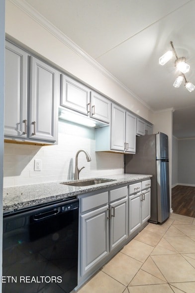 Building Photo - 454 Berlin Dr