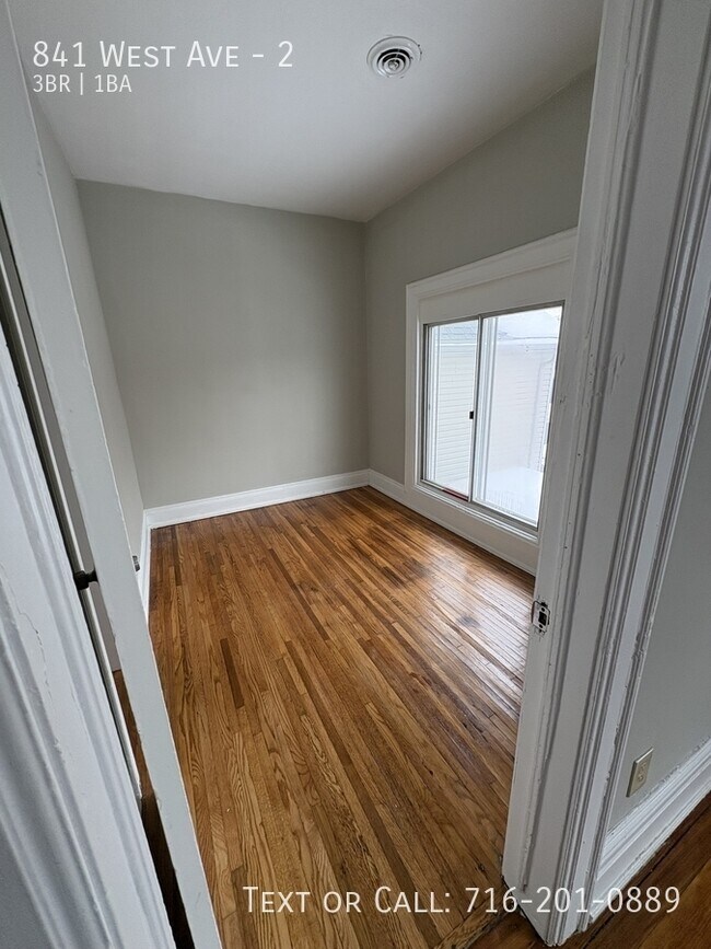 Building Photo - 841 West Ave