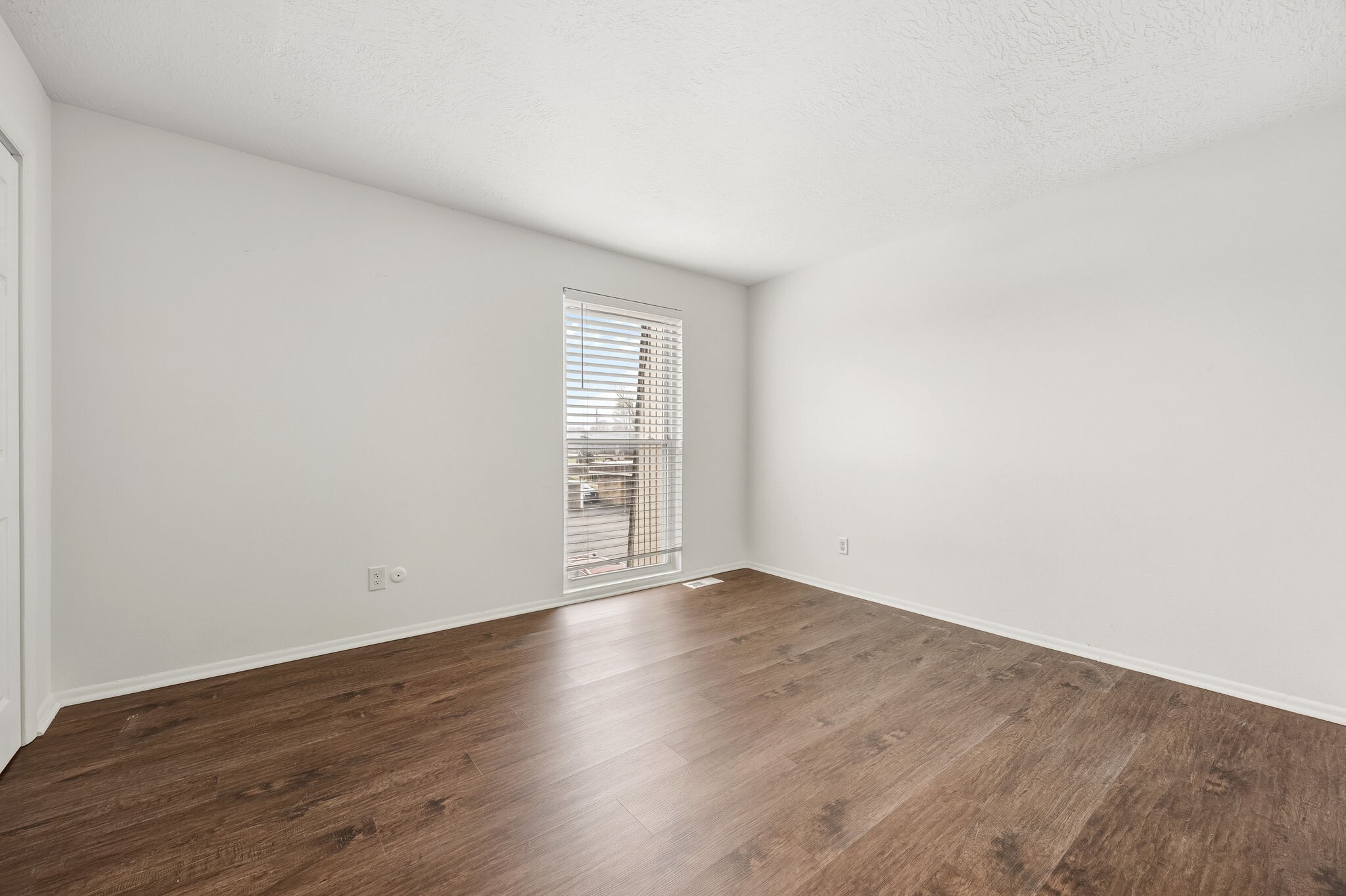 Building Photo - 7488 Country Brook Dr