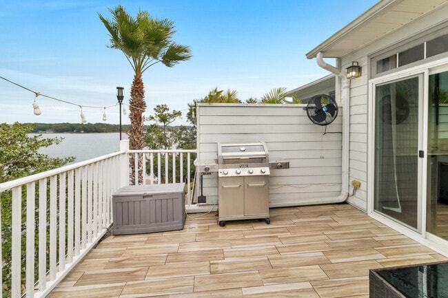 Building Photo - 7280 Jacobs Trail