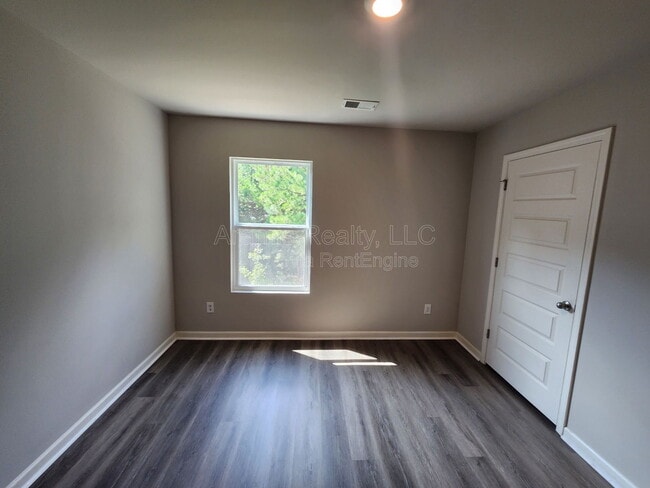 Building Photo - 3774 River Rock Rd