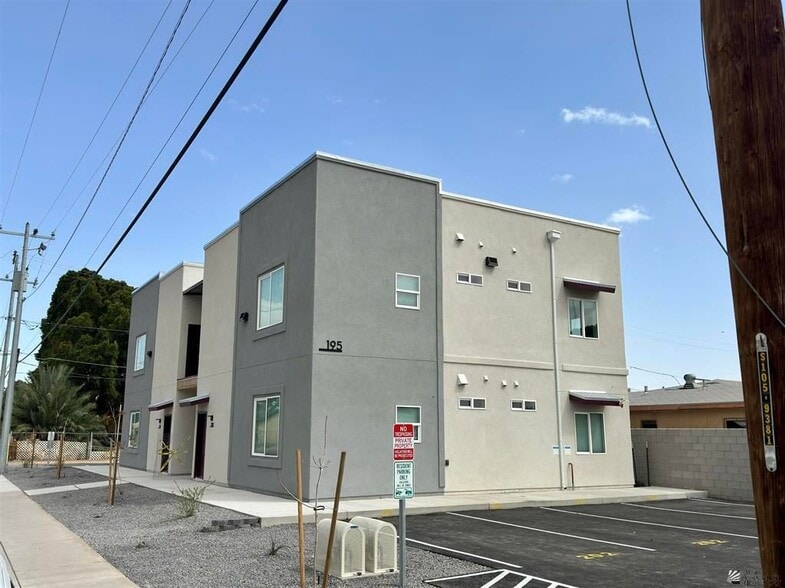 Primary Photo - 195 N 17th Ave