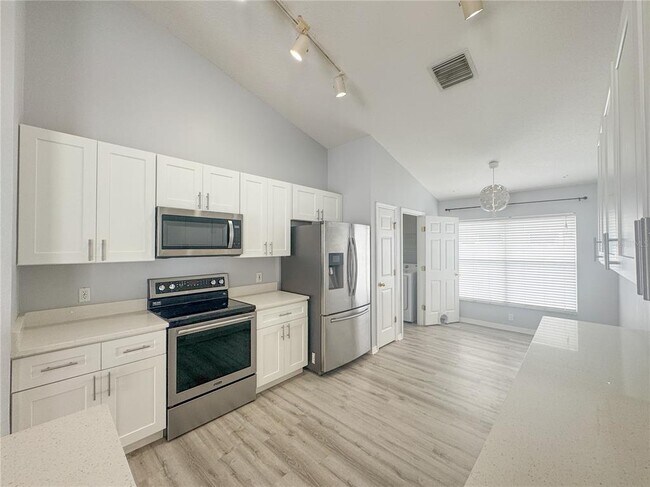 Building Photo - 32106 Cypress Valley Dr
