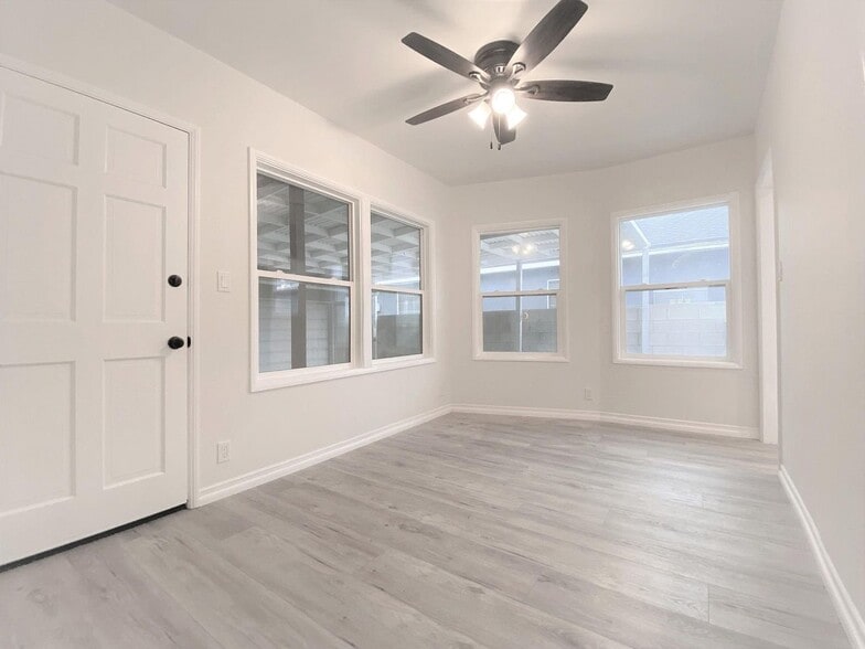 Building Photo - 5148 W 131st St