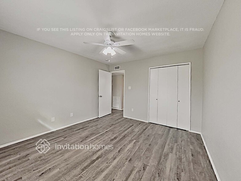 Building Photo - 10214 Deer Hollow Dr