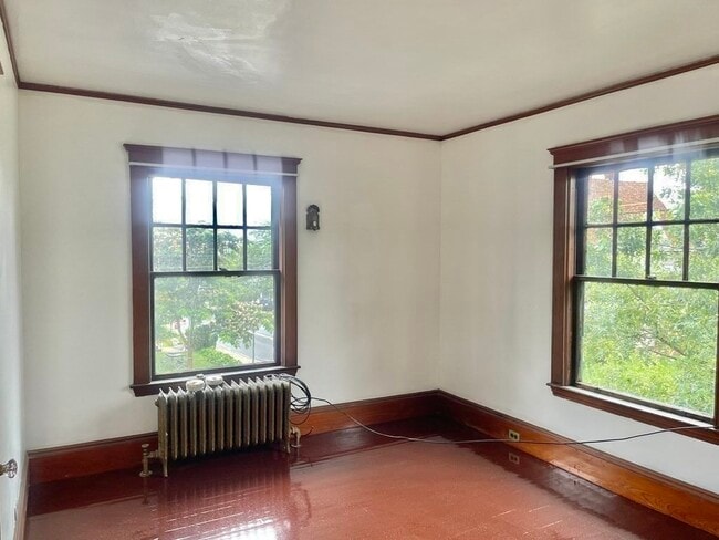 Building Photo - 47 Pleasant St