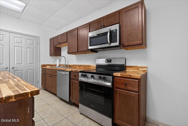 Building Photo - 54 Freemans Bridge Rd