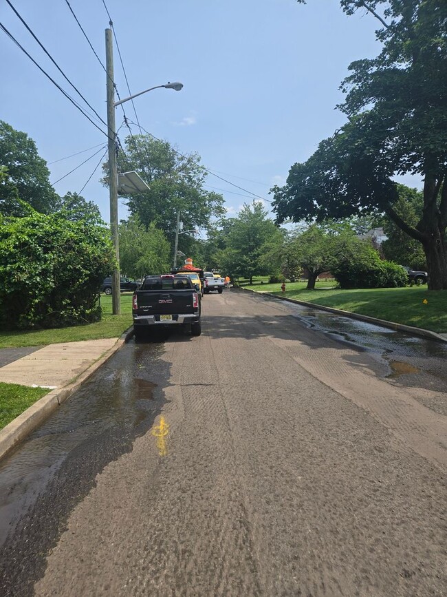 Building Photo - Amazing views overlooking the Raritan River! Commuter delight! Single family home with 2-bedroom,...