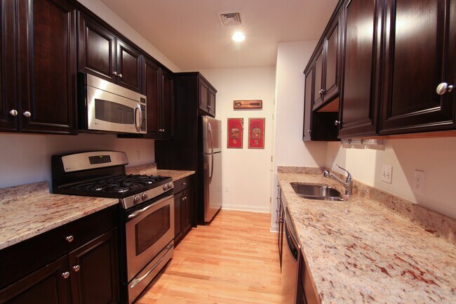 Galley kitchen - 7 Ballister Street