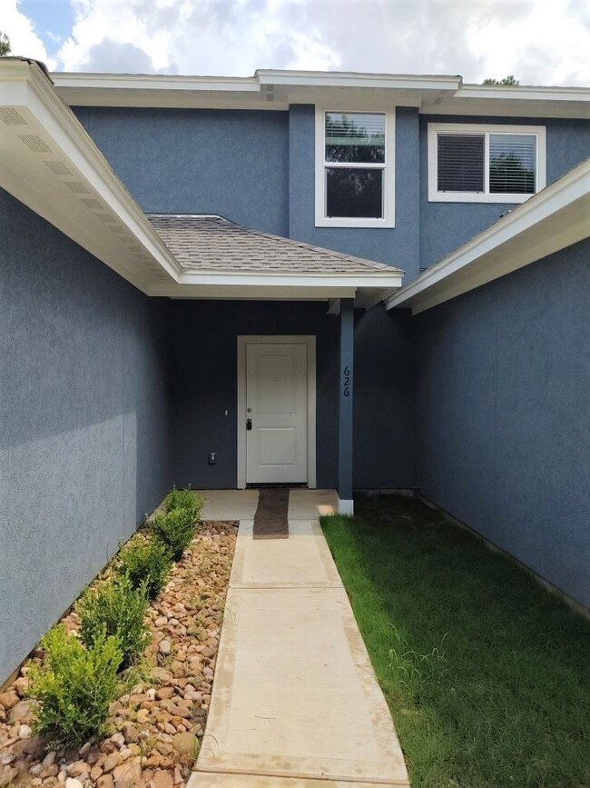 Building Photo - 618-626 Magnolia Bend