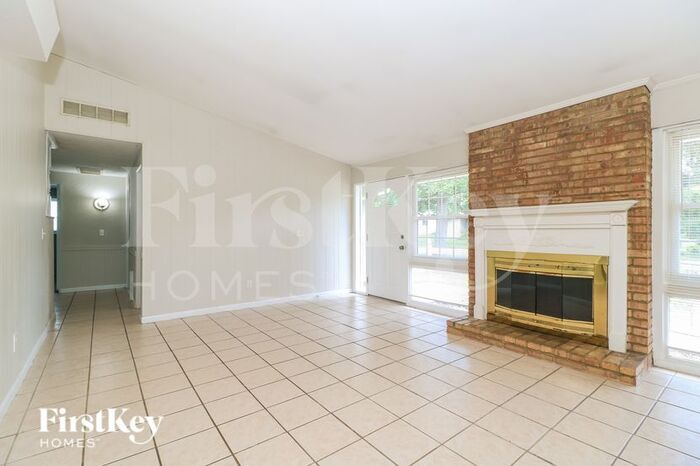 Building Photo - 445 Ridge Dr