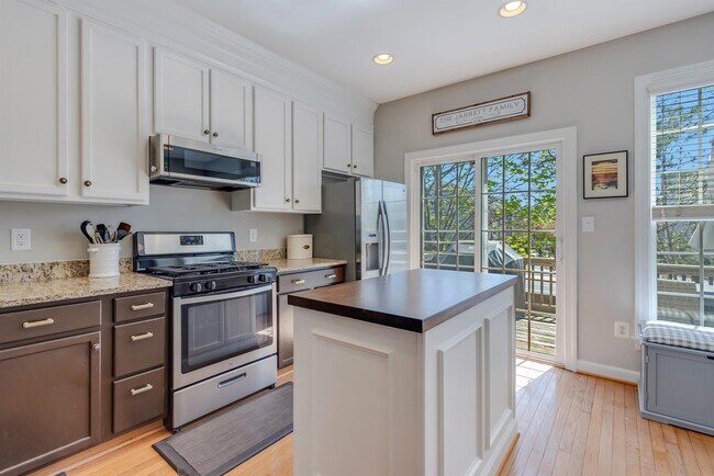 Building Photo - 11429 Log Ridge Dr