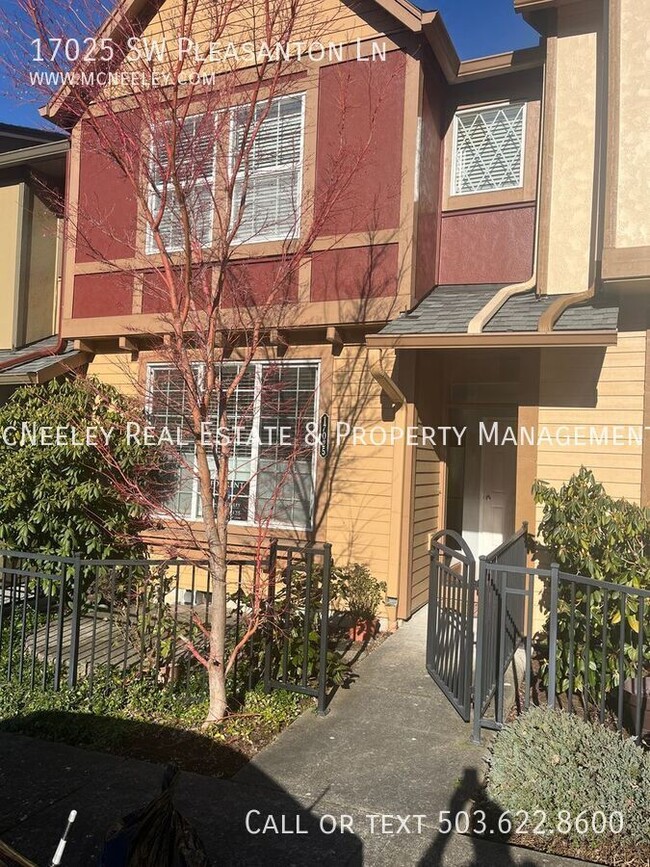 Primary Photo - 2 Bed + Bonus Room with Fireplace, Communi...