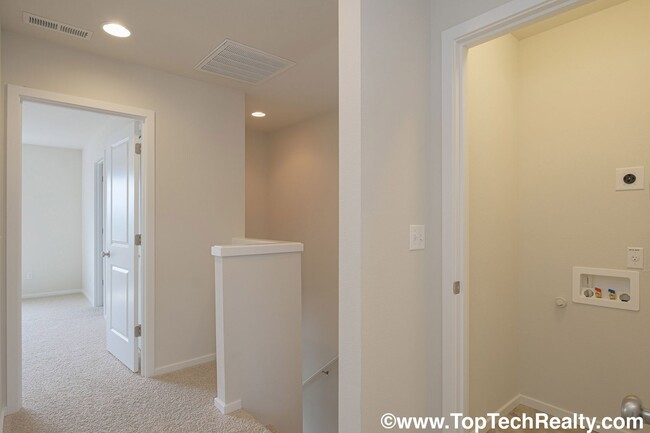 Building Photo - Beautiful North Bethany 3BR 2.5BA Townhome! Great Location, A+Schools!