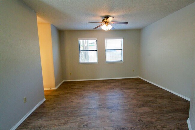 Building Photo - 605 Timber Trail