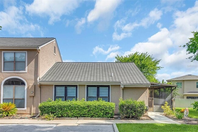 Building Photo - 600 Casa Pk Court M
