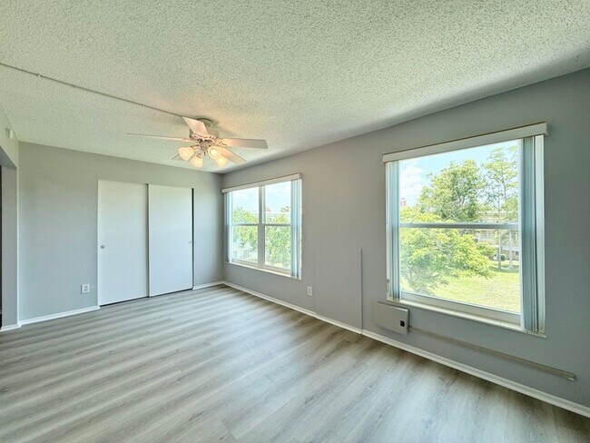 Building Photo - 2455 Finlandia Ln
