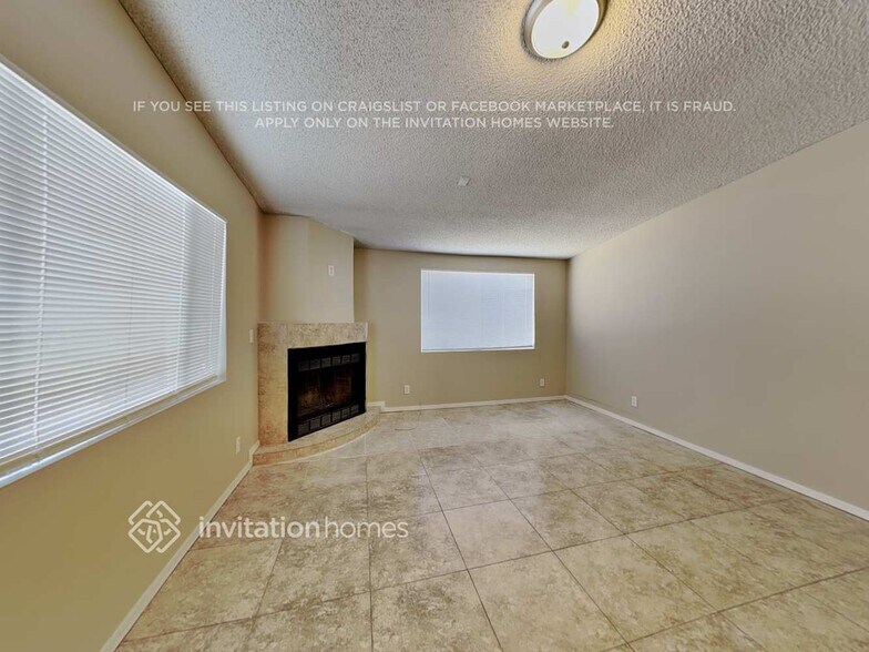 Building Photo - 2713 E Juniper Ave