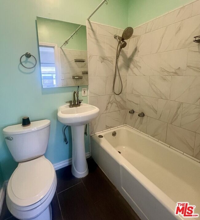 Building Photo - 456 S Wilton Pl
