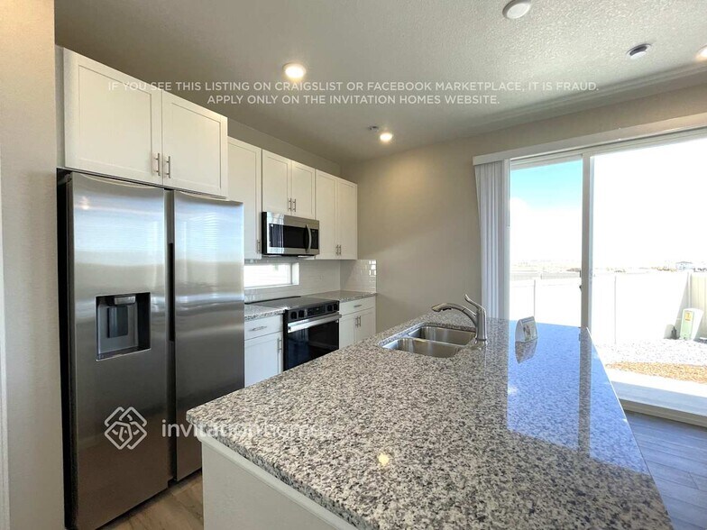 Building Photo - 9357 Twin Sisters Dr