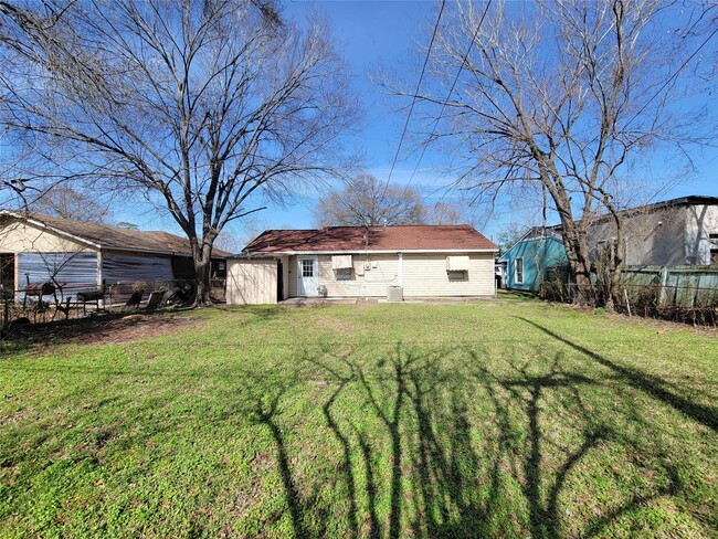 Building Photo - 12422 Mylla St
