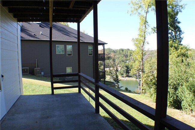 Building Photo - 4 Tilbury Ln