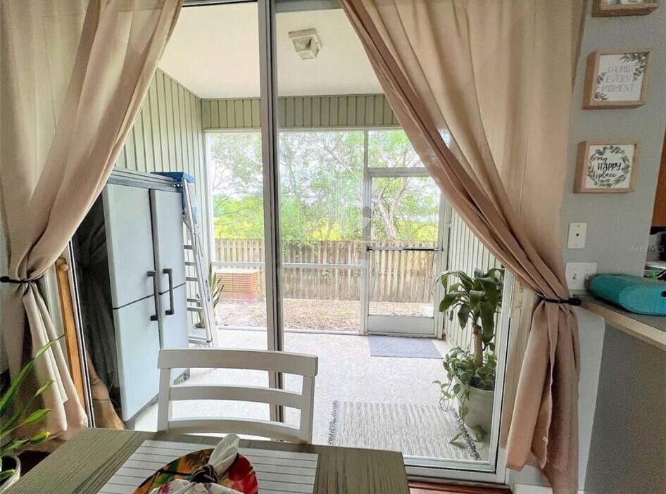 Building Photo - 10946 Black Swan Ct