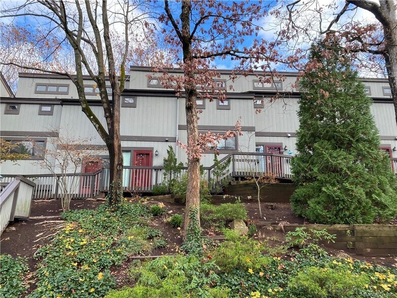 Building Photo - 12E Harbour Vlg