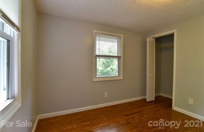 Building Photo - 50 Booker St